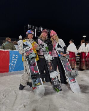 Anna Gasser Instagram - Some more from my favorites album. 
1, sorry at @mia_brookes I got excited and forgot we didn’t want to spray each other 😂
2, technical difficulties at qualies 😅🫣
3, so inspired and grateful to share the podium with these two bosses 
4, @_hanna_snow enjoying the sunset before finals 
5, thanks to my whole team for the endless support and believing in me 🫶
6, home bound with @skullcandy