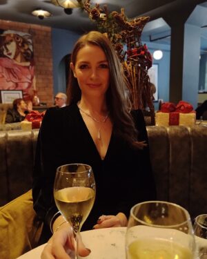 Anna Passey Instagram - HNY 🤍