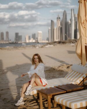 Anna Tsukanova-Kott Instagram - Дубай - мои топ 5! 🔽

Где жить? 

📍Delano (роскошно) 
📍Jumeirah (любой из отелей)
📍Beachfront apartments
📍One and only (на пальме) 
📍Ritz Carlton (Marina)

Где есть? 

📍Sakhalin Dubai (идеальная веранда) 
📍Din Tai Fung (очень вкусная Азия)
📍TakaHisa (лакшери Япония) 
📍The MAINE Oyster Bar (морепродукты)
📍Tamoka (идеальный закат на берегу) 

Что посмотреть? 

📍SeaWorld (Абу-Даби) 
📍Warner Brothers park (Абу-Даби)
📍Лувр (Абу-Даби) 
📍Green Planet (Дубай) 
📍Колесо обозрения (Дубай)

PH @nataliamaksimovala 📸

#дубай #топ5 #турист #аннацукановакотт #dubai #ешьискусство #пляж #отпуск #отель #туризм