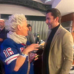 Anne Burrell Instagram - Soooooooo HIIIIIIIIIIIII everyone and Happy New Year!!! It’s been a minute since I have posted but I’m back!! An absolutely TREMENDOUS night last night @thegarden cheering on MY @nyrangers for a win and hanging out in the Delta Lounge and serving my Steak Pizzaiola Hero !! It was YUMMY!!! Getting to go on the ice was a HUUUUUGE highlight too!!! Oh what a night!!!! #theclaxtons #ilovewhatido #luckygirl