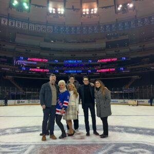 Anne Burrell Instagram - Soooooooo HIIIIIIIIIIIII everyone and Happy New Year!!! It’s been a minute since I have posted but I’m back!! An absolutely TREMENDOUS night last night @thegarden cheering on MY @nyrangers for a win and hanging out in the Delta Lounge and serving my Steak Pizzaiola Hero !! It was YUMMY!!! Getting to go on the ice was a HUUUUUGE highlight too!!! Oh what a night!!!! #theclaxtons #ilovewhatido #luckygirl