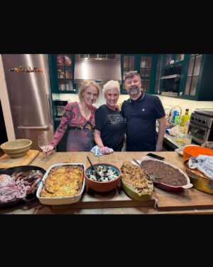 Anne Burrell Instagram - Just an AMAZING Thanksgiving weekend!!! SOOOO many amazing people and things to be thankful for!!! And a little karaoke, broadway and axe throwing… #theclaxtons #ilovewhatido #luckygirl @janeburrell326 @stuartclaxton @svoinbim @mr.seusss