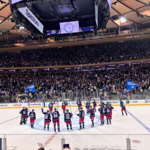 Anne Burrell Instagram - Soooooooo HIIIIIIIIIIIII everyone and Happy New Year!!! It’s been a minute since I have posted but I’m back!! An absolutely TREMENDOUS night last night @thegarden cheering on MY @nyrangers for a win and hanging out in the Delta Lounge and serving my Steak Pizzaiola Hero !! It was YUMMY!!! Getting to go on the ice was a HUUUUUGE highlight too!!! Oh what a night!!!! #theclaxtons #ilovewhatido #luckygirl