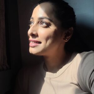 Ansha Sayed Instagram - When Sun becomes your primary source of happiness..
The soul significator..Atma karaka.
Not many know Sun helps us understand our journey in this life, lessons we need to learn, core motivations, soul's desire, our ego, self esteem, confidence. It also is Vit D, stronger bones, father figures, creativity and a lot more.