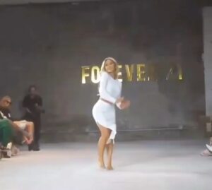Anthia Mo Instagram - Never give up on your dreams. 4’11 1/2 opening for @forever21 during #NYFW. 

never in 1 million years did I think that I would ever be able to walk for New York fashion week. 
Thank you so much @travisskyver for making my dream come true and helping me break boundaries 🥰🙏🏽 not only did I walk for @forever21, but I was also lucky enough to open the show! 
Feeling so grateful right now, hard work really does pay off 🥰🙏🏽 and I really got to meet my fav ig couple 🥲

Thank you @corymakesmagic for following me around all day, I’ll be putting my first vlog up of the show day on my YouTube channel soon 🥰