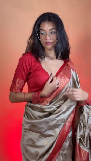 Anushka Singh Instagram - Too late for laila?

saree: @izstudio.in 🎀