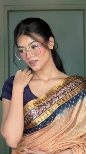 Anushka Singh Instagram - Kya ye mera pehla pehla pyar hai? 🫠
#explorereels #trending #transition