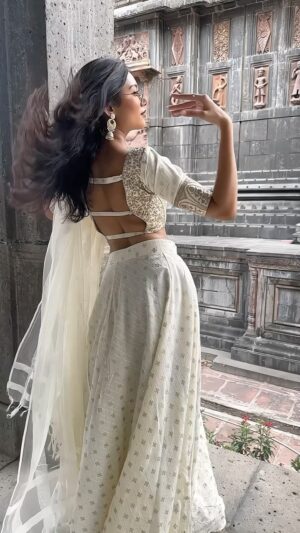 Anushka Singh Instagram - ये जहाँ तुम ही हो , वो जहाँ तुम ही हो ✨
#explorereels #explore #trending #transition