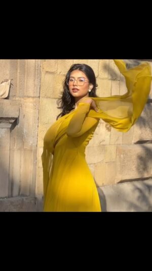 Anushka Singh Instagram - Premika ko तीर्थ maano 🛐
#explorereels #trending #reels