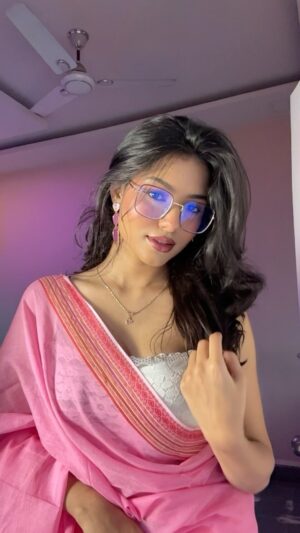 Anushka Singh Instagram - Tu meri adhuri pyas pyas
#explorereels #trending #transition