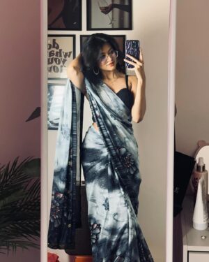 Anushka Singh Instagram - रघुवर तेरी राह निहारे सातो जनम से सिया । 
#explore #photo #picture
