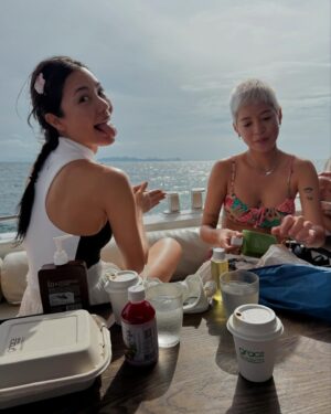 Apinya Sakuljaroensuk Instagram - สุขสันต์วันเกิดนะคะ น้ำตาล 🤍🤍 @namtanlitaa 
สุขสดใสมีแต่รอยยิ้มทุกวันเลยยย