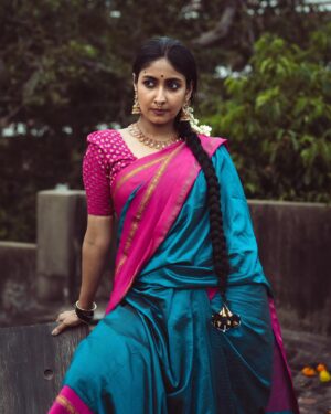 Archana Jois Instagram - Fire in her soul, grace in her heart. 
@the_light_photographyy @ganeshyoganathan
Jhumka - @studiobluefashions