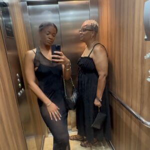 Ari Lennox Instagram - 👩🏾‍❤️‍👩🏾 very special 💕