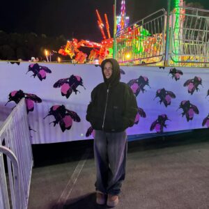 Ariana Greenblatt Instagram - my heart is full :) 
🍦🫂🎤