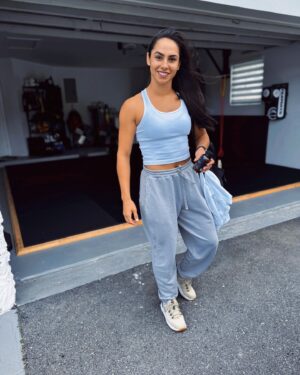 Ariane Lipski Instagram - On my way to another S&C session but I can’t forget my NMN 😉

I can only take the best, most trusted supplements. 
That’s why I use NMN from @genetic_labs_aus 

➡️ It helps my muscles repair faster and keeps me at my peak
