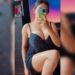 Arpa Roy Instagram - Distraction 😈
.
.
.
.
.
.
.
.
.
.
.
 #india #indian #indianmodels #bangladeshigirl #bangladesh🇧🇩 #bangladeshphotography #model #saree #sareelove #sexy #sexysaree #navel #lingerie #snow #winter #navelshow #navelqueen #model #morning #red #traditional #fashion #western #tattoos