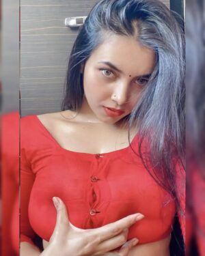 Arpa Roy Instagram - Hold it
.
.
.
.
.
.
.
 #india #indian #indianmodels #bangladeshigirl #holi #bangladesh🇧🇩 #bangladeshphotography #model #saree #sareelove #sexy #sexysaree #navel #hotmodel #bold  #celebration #navelqueen #model #morning #backless #traditional