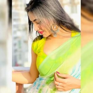 Arpa Roy Instagram - Good  days
.
.
.
..
.
.
.
.
.
.
.
.
.
.
.
#throwback #olddays #saree #green #festival