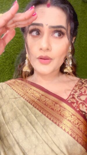 Arpita Kar Instagram - prema ra mane ki jadoo.... #odia #trendingreels #instadaily #viralreels #song #