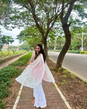 Arsha Baiju Instagram - 💕🧚‍♀️

Lovely chikankari kurti from @thinkingthreads.in 💗