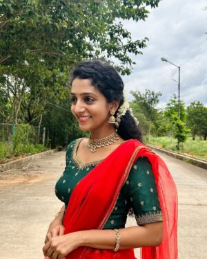 Arsha Baiju Instagram - #dhawani ♥️

📸 @navaneeth._.s 
Accessories @menorah_jewellers