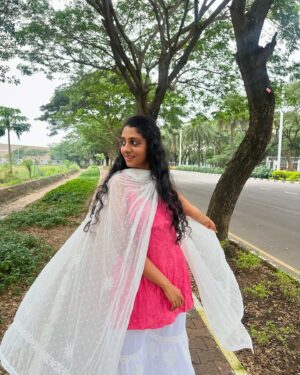 Arsha Baiju Instagram - 💕🧚‍♀️

Lovely chikankari kurti from @thinkingthreads.in 💗