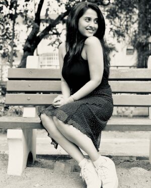Arthana Binu Instagram - 🖤🤍
.
.
.
PC: @akashvh