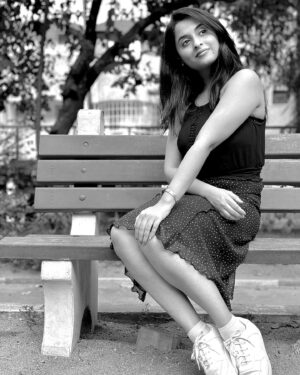 Arthana Binu Instagram - 🖤🤍
.
.
.
PC: @akashvh
