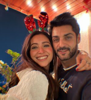 Asha Negi Instagram - Christmas night Part2 🎄✨🫶🧚🏼‍♀️
All love♥️
@kishwersmerchantt Itna bhi moment mein nahi rehna tha ki photos lena hi bhool jayein😂
Ppl you all can ignore the second last photo. 😂
Also too much Instagram for today. I’m out!👋