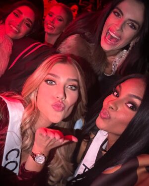 Ashley Carino Instagram - I celebrate all women because we are a mirror of each other. 

I believe in the dream and the power that we all hold to make our dreams reality. 

We are the voice of tomorrow. So let our voice echo in the chamber of time. This is the power that we have…. 

***
I wish I had a photo with the 83 delegates with whom I lived this wonderful journey.

#ConCariño🫶🏽
#ConCariñoAlUniverso
#MissUniverse2022