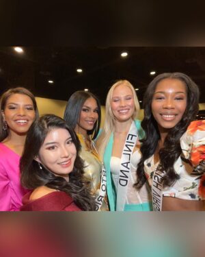 Ashley Carino Instagram - I celebrate all women because we are a mirror of each other. 

I believe in the dream and the power that we all hold to make our dreams reality. 

We are the voice of tomorrow. So let our voice echo in the chamber of time. This is the power that we have…. 

***
I wish I had a photo with the 83 delegates with whom I lived this wonderful journey.

#ConCariño🫶🏽
#ConCariñoAlUniverso
#MissUniverse2022