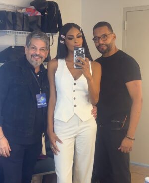 Ashley Carino Instagram - Anoche fue una velada mágica. Regresar al escenario de Miss Universe Puerto Rico y pasar la corona fue un momento lleno de emoción y nostalgia. Aquel título que transformó mi vida ahora pertenece a otra mujer que, estoy segura, llevará con orgullo el nombre de Puerto Rico.

@karlaguilfu, absorbe y vive cada segundo de esta experiencia. Permítele a Puerto Rico entregarte todo su cariño y apoyo. Si hay algo que marcará tu reinado, será el inmenso amor de nuestra gente.

De nuevo, ¡GRACIAS, Puerto Rico! Gracias por envolverme en tu calidez, por tu apoyo incondicional y por todo el amor brindado. Por ti y para ti, he vivido y seguiré haciéndolo. ¡Los llevo en mi corazón! ❤️

Dress: @carlos_albertodisenadorpr 
H&M: Ilde Fonso @b.itsalon @angelfernandez_mh 
Hair: @yarahairextension