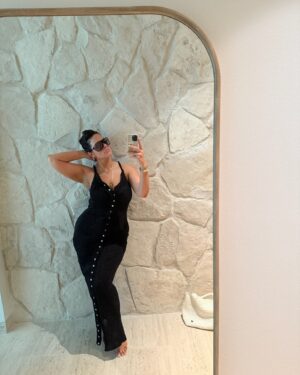 Ashley Graham Instagram - starting off 2025 from paradise