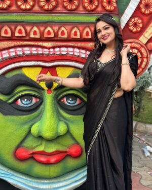 Ashwini Sree Instagram - Black fantasy🌟✨ 

#black #blacksaree #blacklove #saree #sareelove #sareelover #dhee #photography #photooftheday #trending #ashwinisree #ashwini #explore