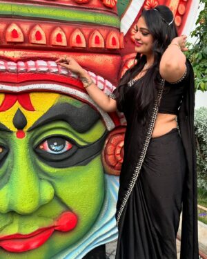 Ashwini Sree Instagram - Black fantasy🌟✨ 

#black #blacksaree #blacklove #saree #sareelove #sareelover #dhee #photography #photooftheday #trending #ashwinisree #ashwini #explore
