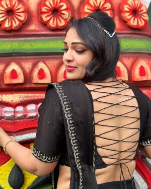 Ashwini Sree Instagram - Black fantasy🌟✨ 

#black #blacksaree #blacklove #saree #sareelove #sareelover #dhee #photography #photooftheday #trending #ashwinisree #ashwini #explore