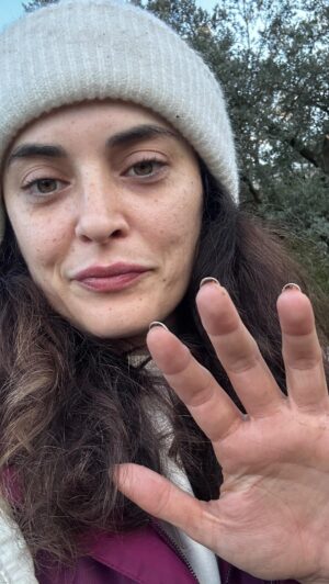 Aslihan Gurbuz Instagram - 15.12.2024 
  İnstoş bu harika şarkıyı 90 saniyeden fazla kullandırtmıyor diye bir haftadır yayınlamadım ama bu da bir emek💚