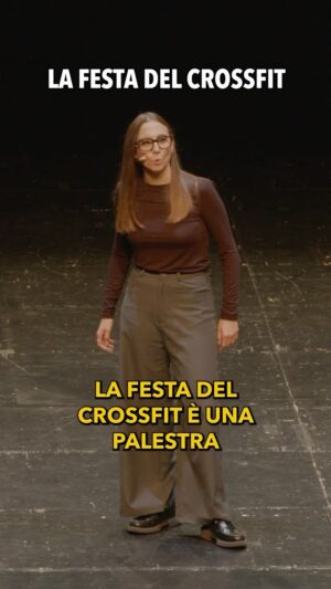 Aurora Leone Instagram - Un video per gli amici e le amiche che fanno crossfit che in queste feste ti stanno raccontando di quanto sia bello fare crossfit.
Tutto Scontato torna a teatro a gennaio, si parte da Firenze il 9.
Biglietti link in bio 🎅🏼

Riprese: @peppe_demuro e @deborahveneziano