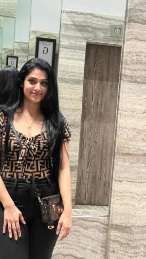 Avanthika Mohan Instagram - Carefree spirit 💫

#reels #reelsinstagram #explore #queen #pov #trending #instagram #video #reelkarofeelkaro #reelsvideo #fyp #carefree #danceyourheartout