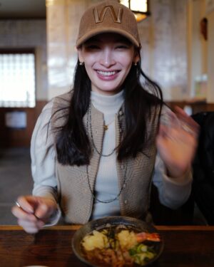 Aya Omasa Instagram - 2024年最後の旅は福井でした🦀

初めての福井
まったりとした時間を満喫して✨

本年、最後の投稿になります！
皆さんのメッセージにいつも元気をもらいながら過ごしました！
いつもありがとうございます！
年末年始、素敵な時間を過ごせますように🩷