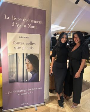 Ayem Nour Instagram - Toutes celles que nous sommes!
Merci ma chère et tendre @zahiaofficiel pour ton soutien,nos échanges d’amour et de sororité.
Mon livre «Toutes celles que je suis» disponible en précommande.
Lien dans ma bio!
@editionsleduc  @editionsalbinmichel