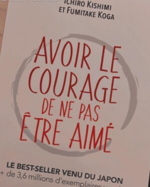 Ayem Nour Instagram - Les mains protectrices de mon fils autour de la taille, l’achat d’un super livre, un bon dîner…
Je suis la plus heureuse du monde!