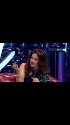 Ayesha Jhulka Instagram - Chaitanya ne gaya Ayesha ma'am ka favourite gaana🥰🫂❤️

Dekhiye #IndianIdol aaj raat 8:30 PM baje, sirf #SonyEntertainmentTelevision pe. 

@shreyaghoshal @badboyshah @vishaldadlani  @adityanarayanofficial @fremantleindia

#SonyTV #IndianIdol15 #IdolChaitanya