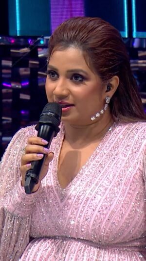 Ayesha Jhulka Instagram - When Indian Idol stage turned into a confessional booth 😂🥲

Dekhiye #IndianIdol aaj raat 8:30 baje, sirf #SonyEntertainmentTelevision pe. 

@shreyaghoshal @badboyshah @vishaldadlani  @ayesha.jhulka @adityanarayanofficial @fremantleindia

#SonyTV #IndianIdol15