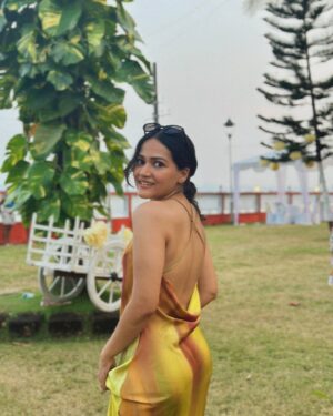 Ayesha Kaduskar Instagram - 💁🏻‍♀️☀️