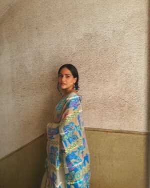 Ayesha Kaduskar Instagram - 🐴🩵