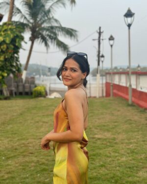 Ayesha Kaduskar Instagram - 💁🏻‍♀️☀️