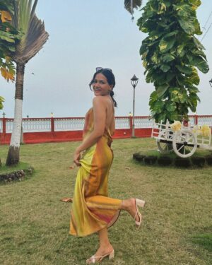 Ayesha Kaduskar Instagram - 💁🏻‍♀️☀️