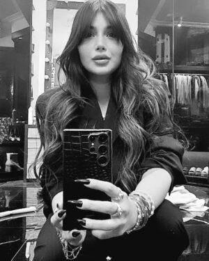 Ayesha Takia Instagram - Moods..🖤
#ayeshatakia 🌹🖤